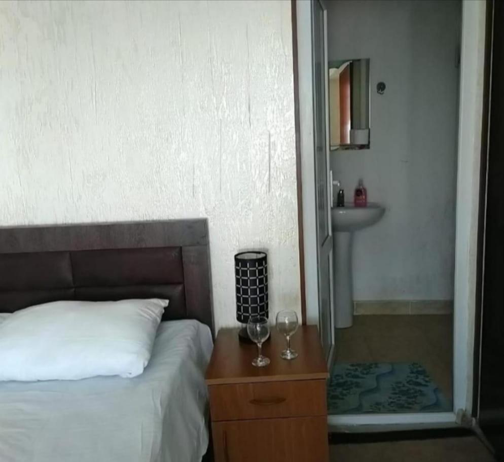 Geno Guest House Kvariati Phòng bức ảnh