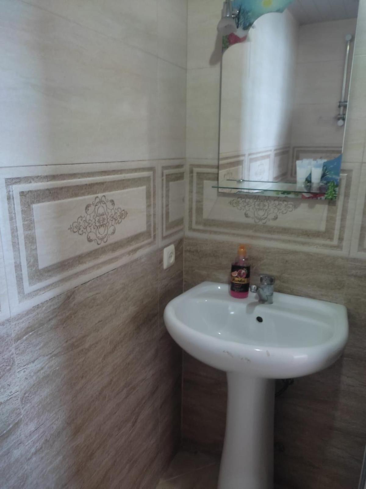 Geno Guest House Kvariati Phòng bức ảnh